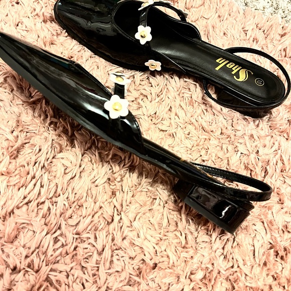SHEIN shoes ADORABLE - Picture 6 of 6